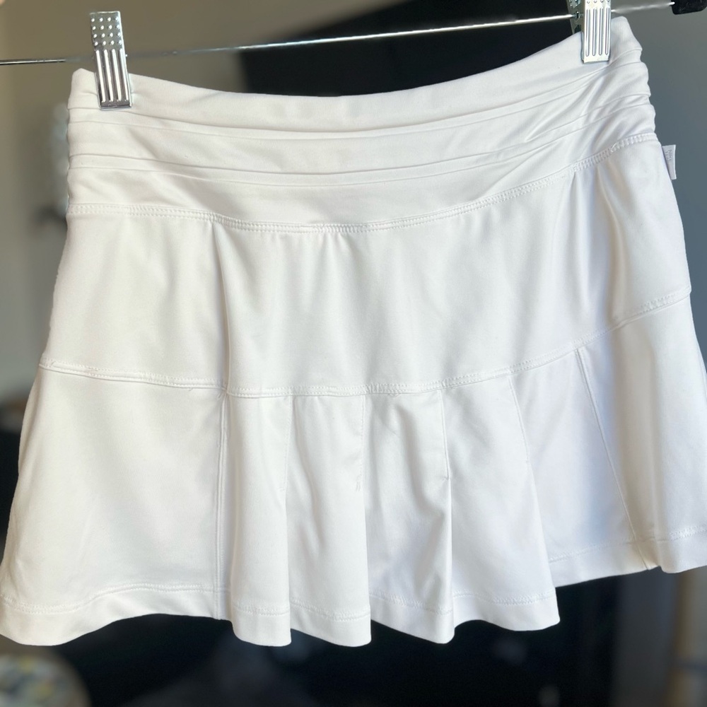 Adorable pleated Nike Tennis Skirt - Picture 3 of 6